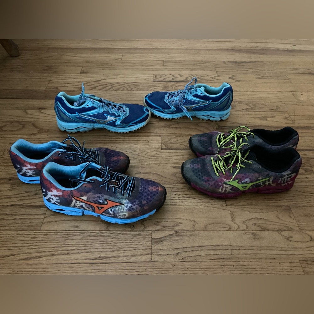 Bundle lot of Mizuno trail running shoes hayate, daichi size 7
